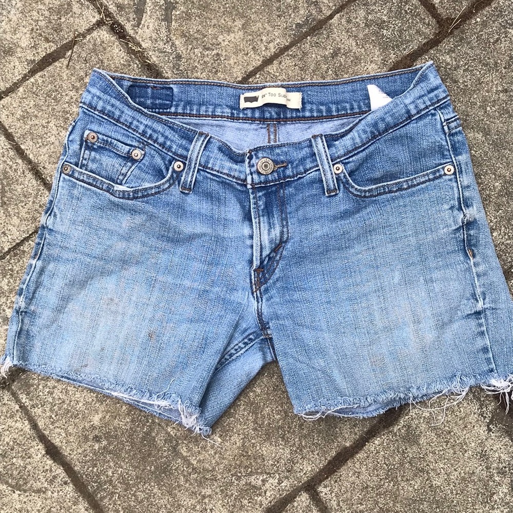 Levi’s cutoff shorts
